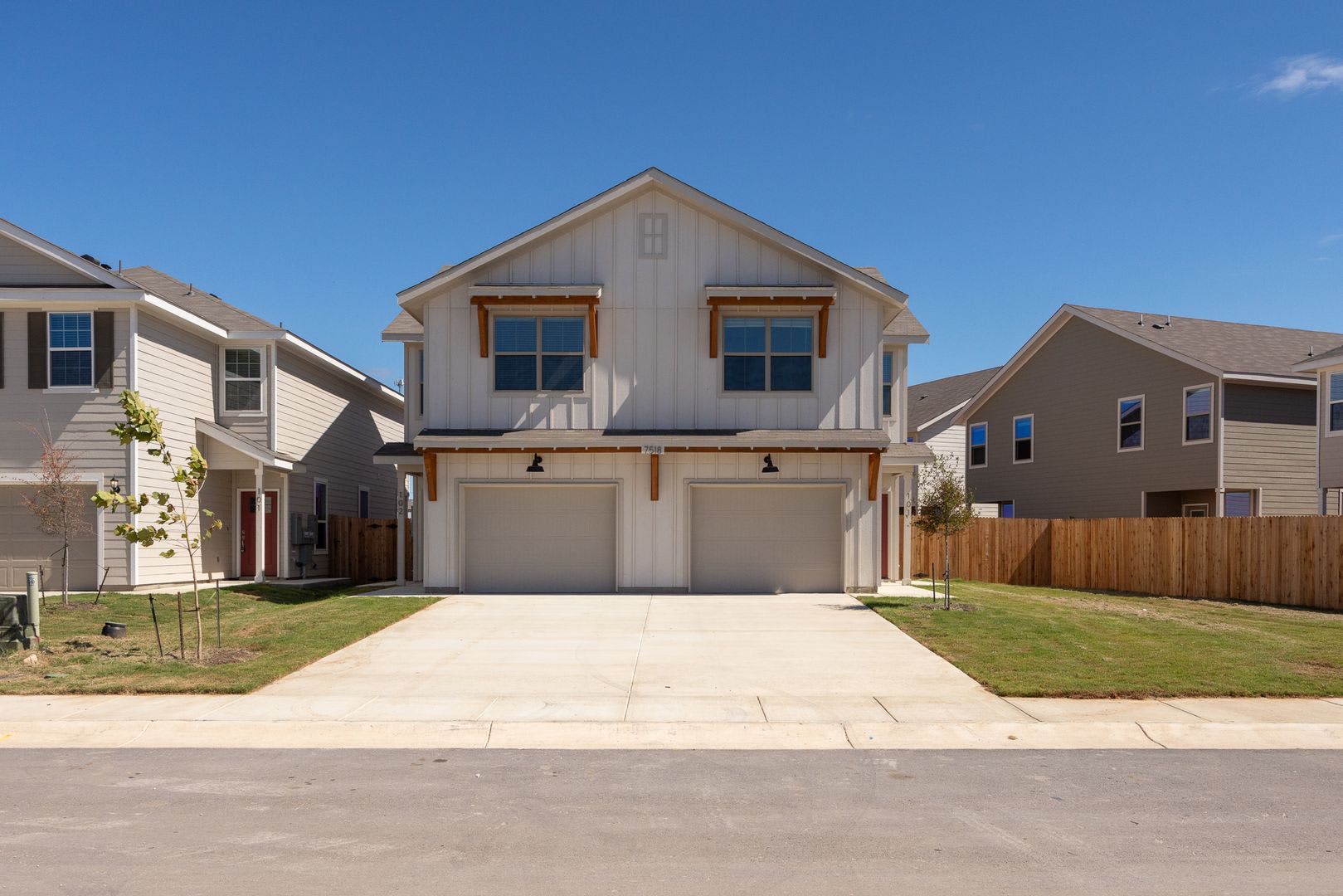 50% Security Deposit! Almost New Townhome in Gated Community!!! – photo 2