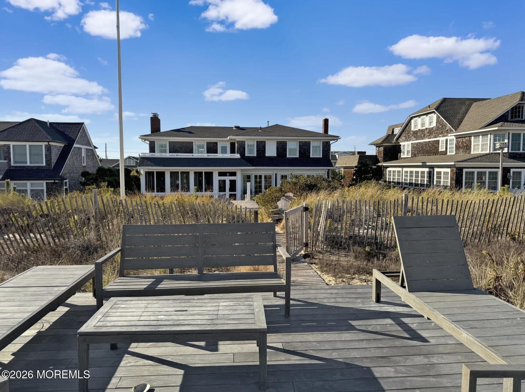 985 East Avenue – photo 2