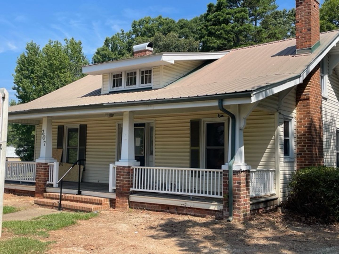 207 E Pritchard St – photo 1