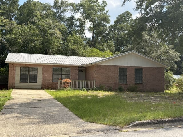 501 Robinson Avenue East – photo 1