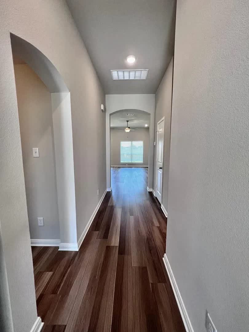 Beautiful 4 Bedroom Home In Temple S Desirable North Gate Community Spacious Layout Modern Comfort Prime Location – photo 3