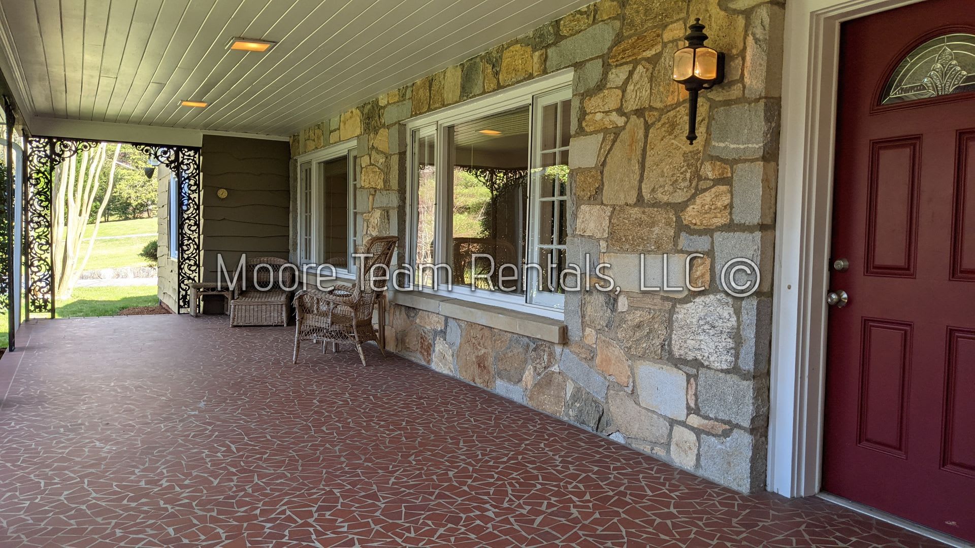 Spacious House – photo 2