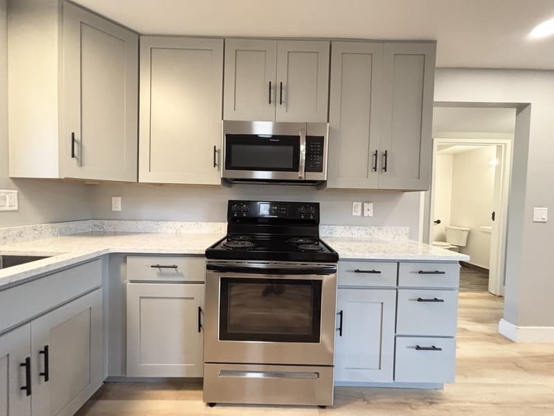 1583 East Stratford Avenue – photo 4