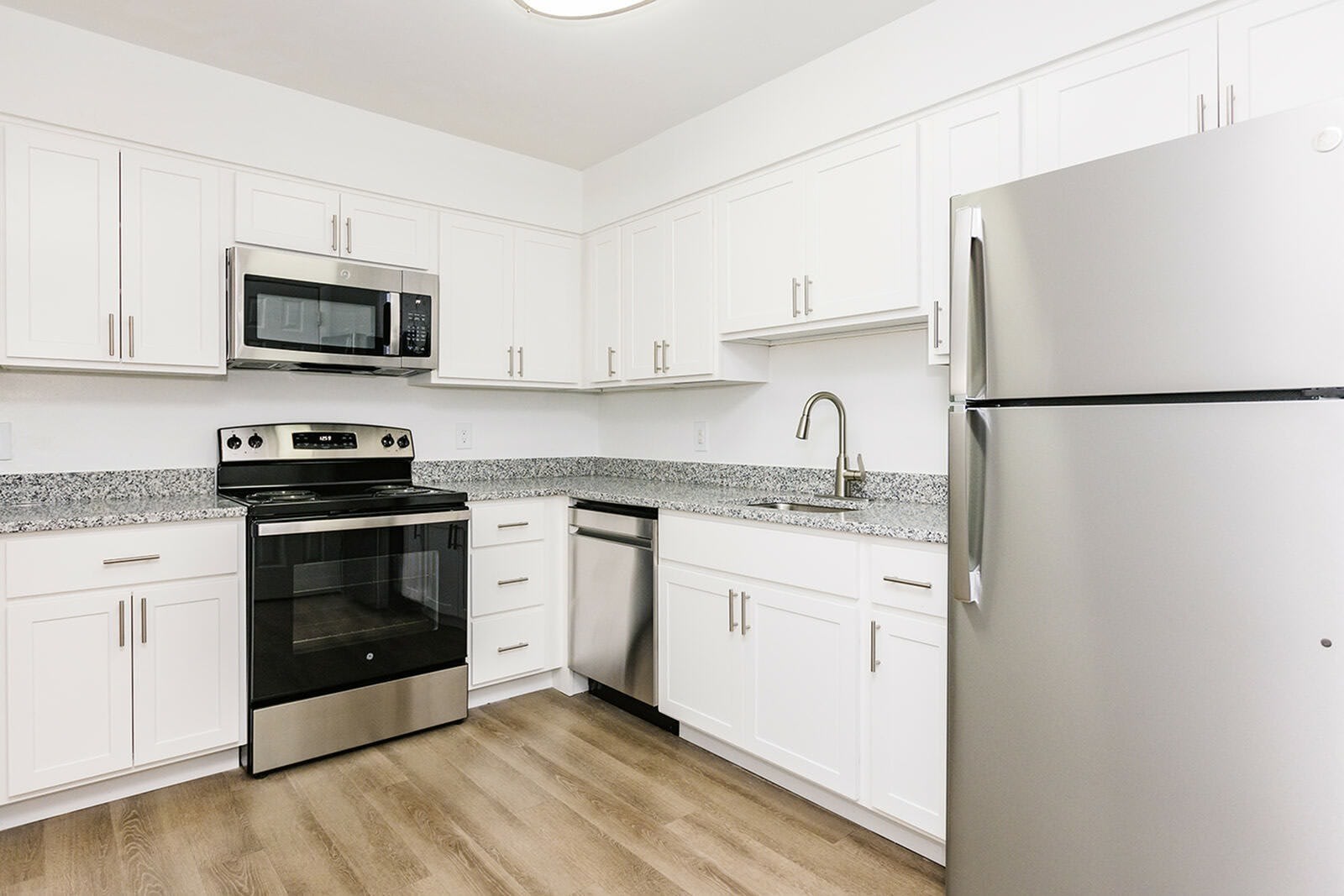 Crofton Village Apartments – photo 2