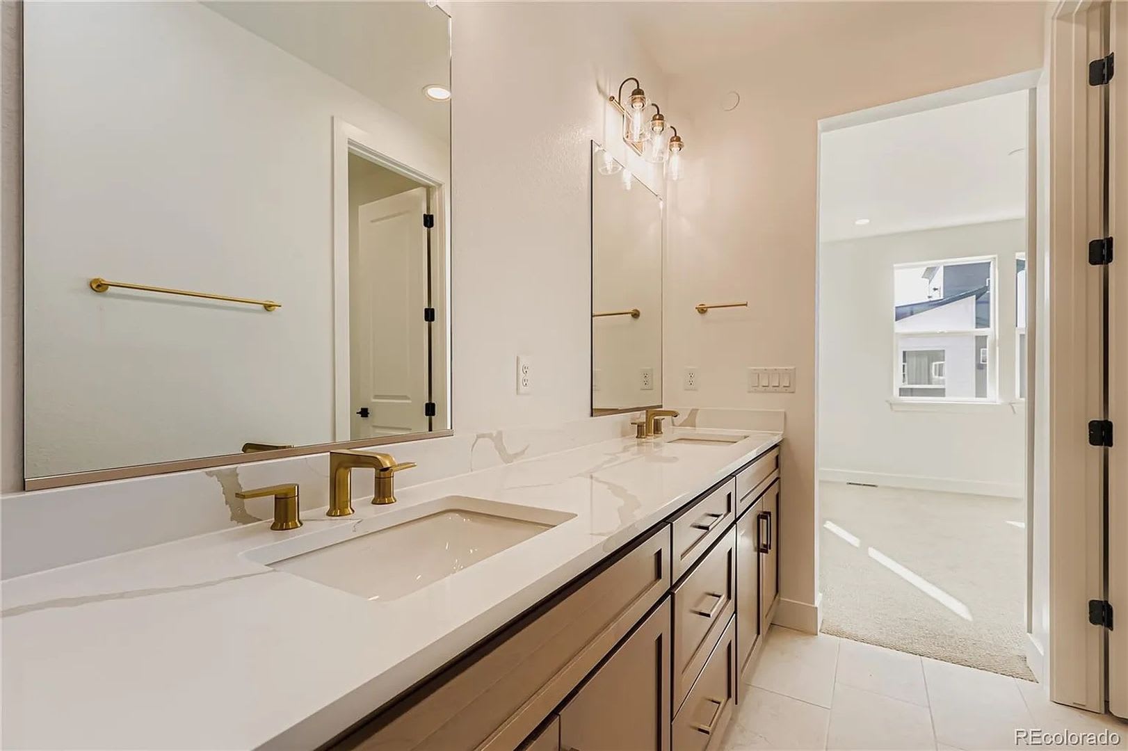 Modern Brand New Build Home Near DTC – photo 4
