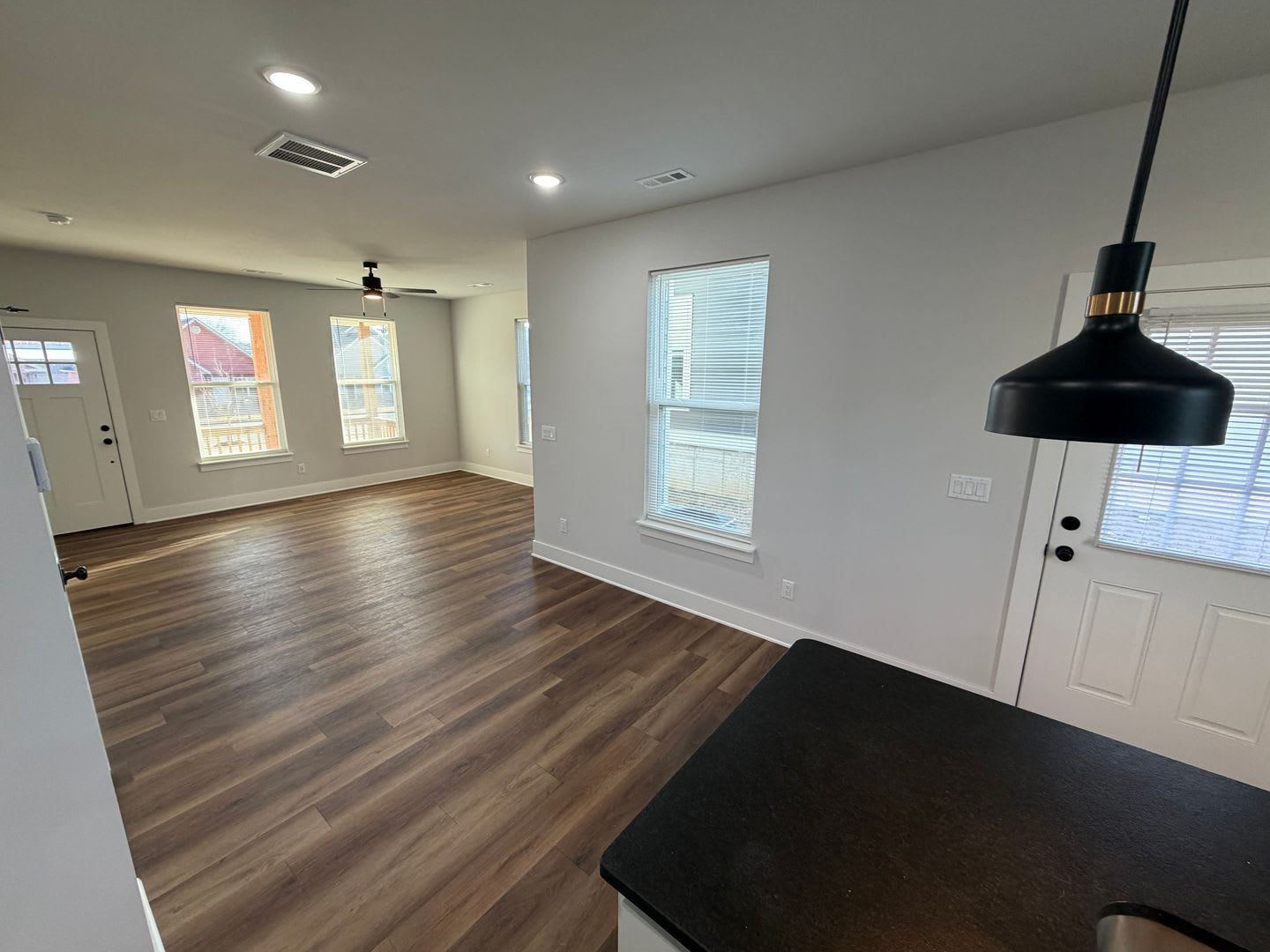 1043 Laramie – photo 5
