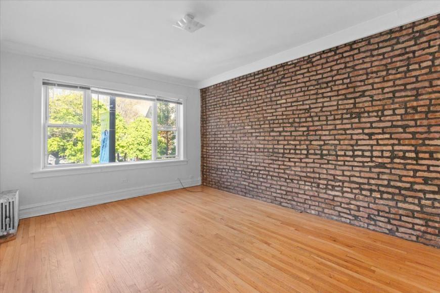 2453 N Clark – photo 1