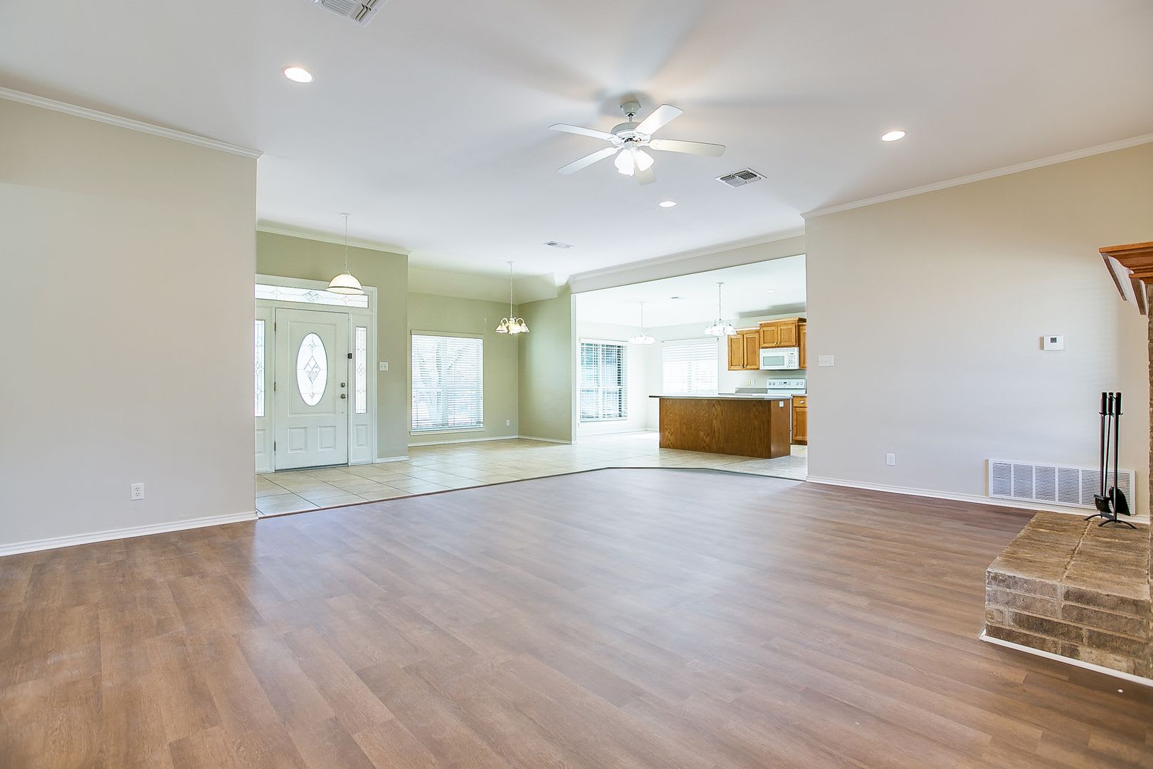 BEAUTIFUL 3 Bedroom 2 Bath home COMING SOON! – photo 3