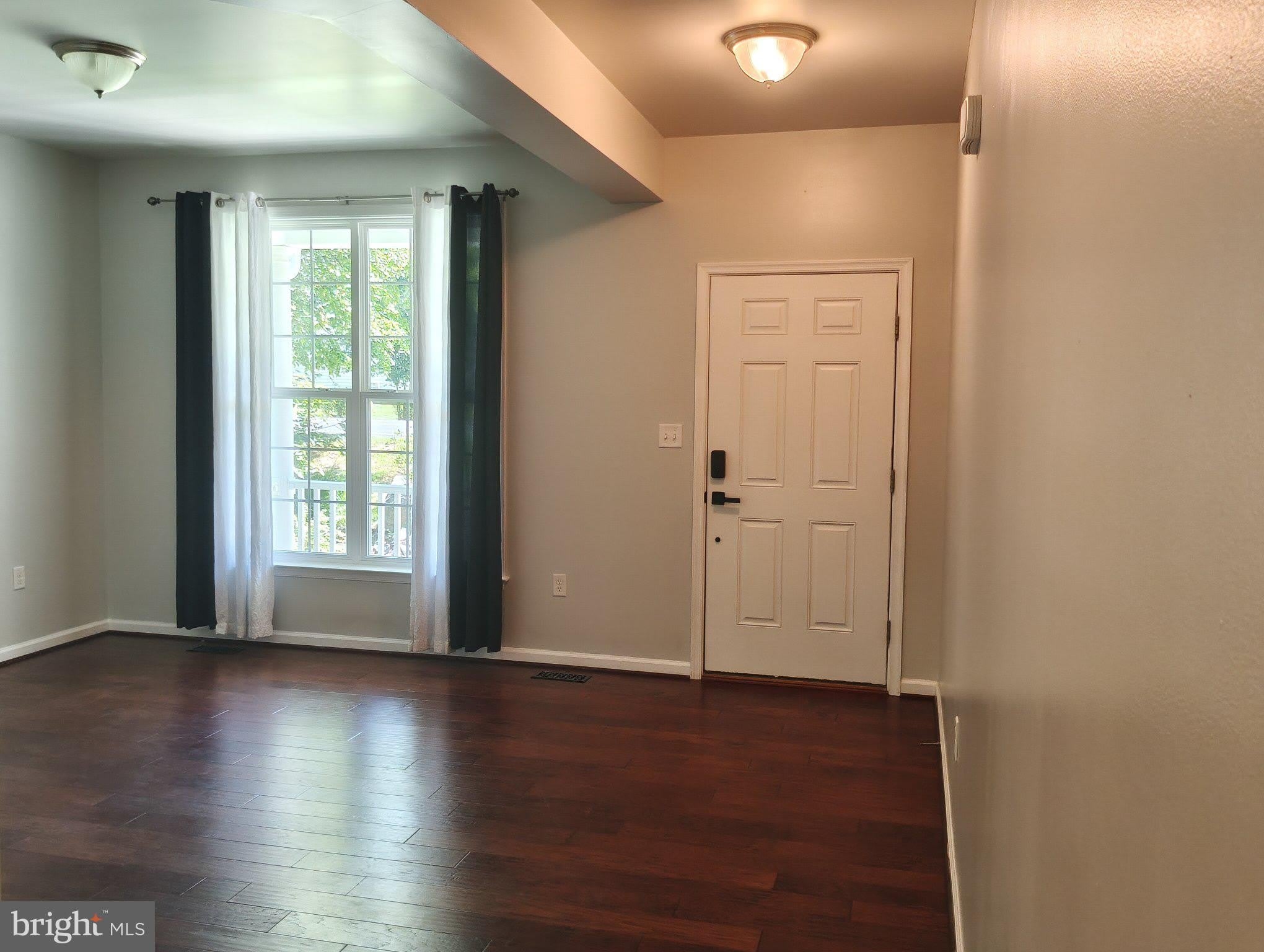 2913 LAKEVIEW Parkway – photo 4