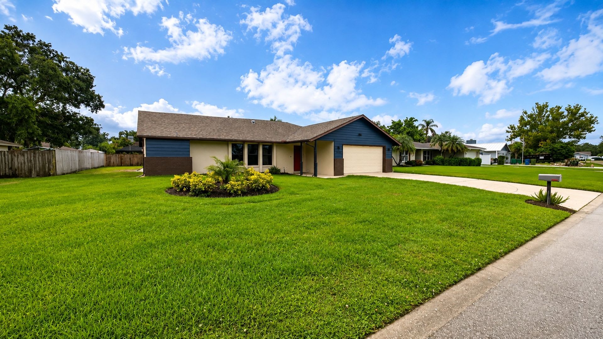 Seasonal/short term 3/2 pool home in Sarasota – photo 2