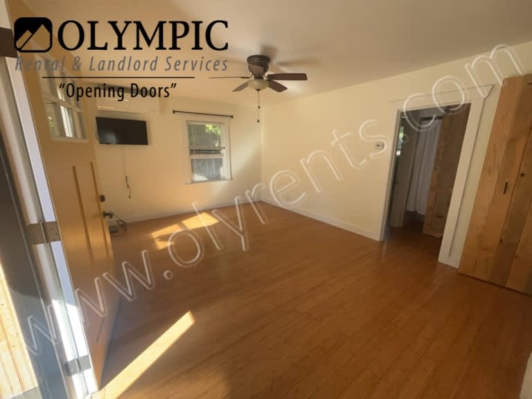 502 Sawyer St SE – photo 5