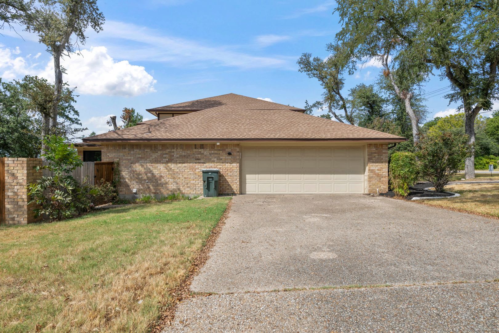 Spacious 4 Bedroom Home in Established Temple Neighborhood! – photo 4
