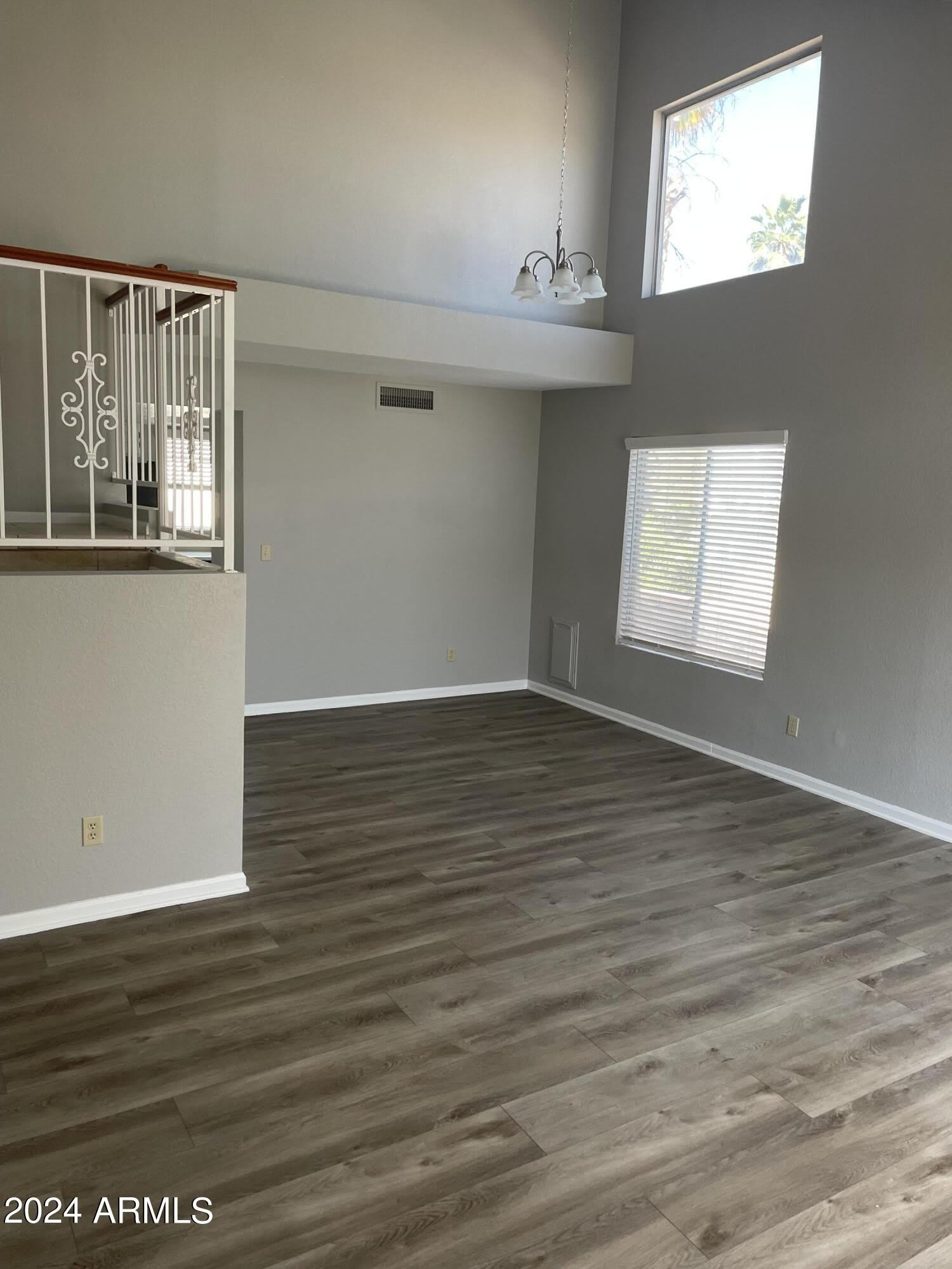 456 E SILVER CREEK Road – photo 4