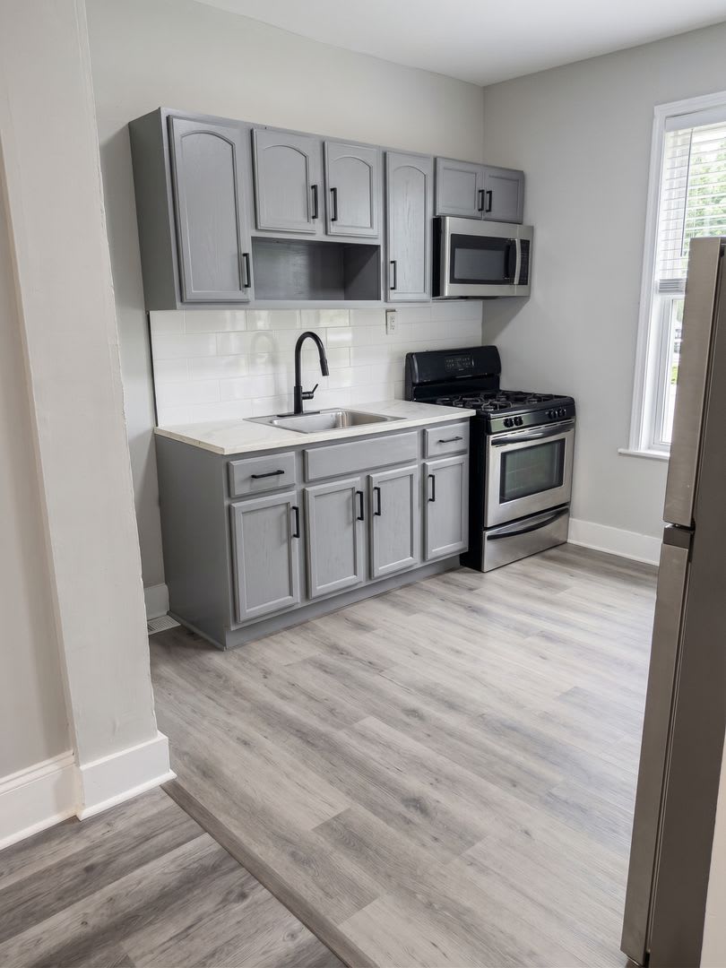5030 Summer St. – photo 3