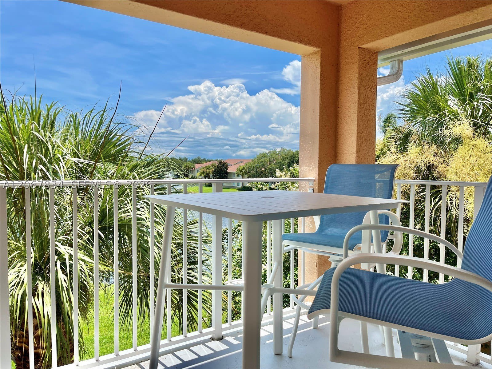 221 SW Palm Dr – photo 1