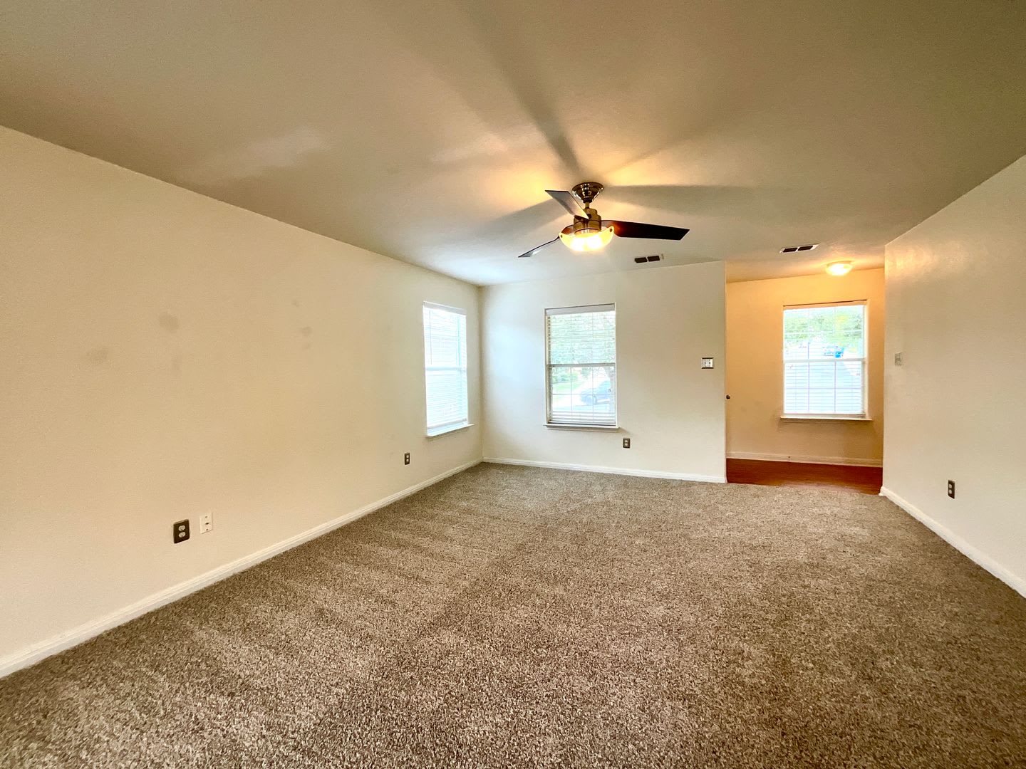 *MOVE IN SPECIAL* Bright & Beautiful Two-Story Home With NEW CARPET and Fenced Backyard! – photo 5