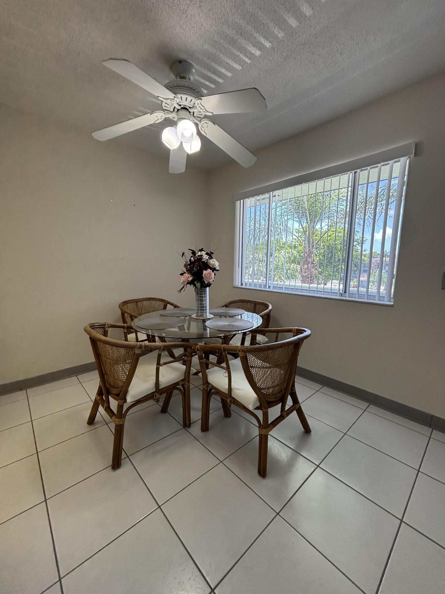 3000 Springdale Boulevard – photo 2