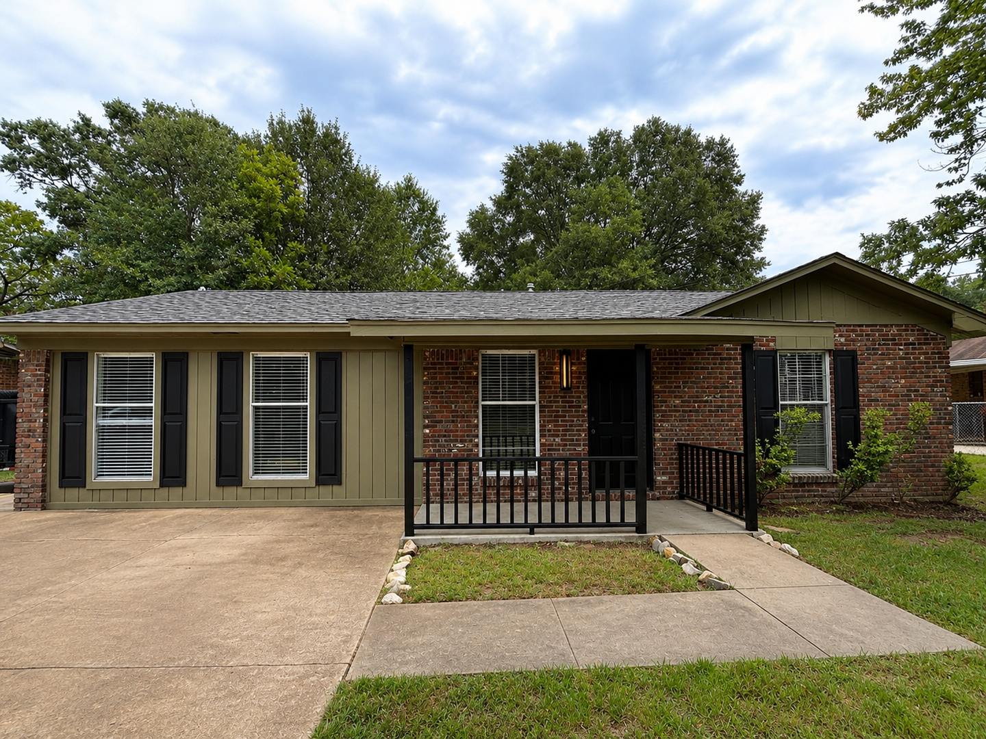 Remodeled Home for Lease! – photo 1