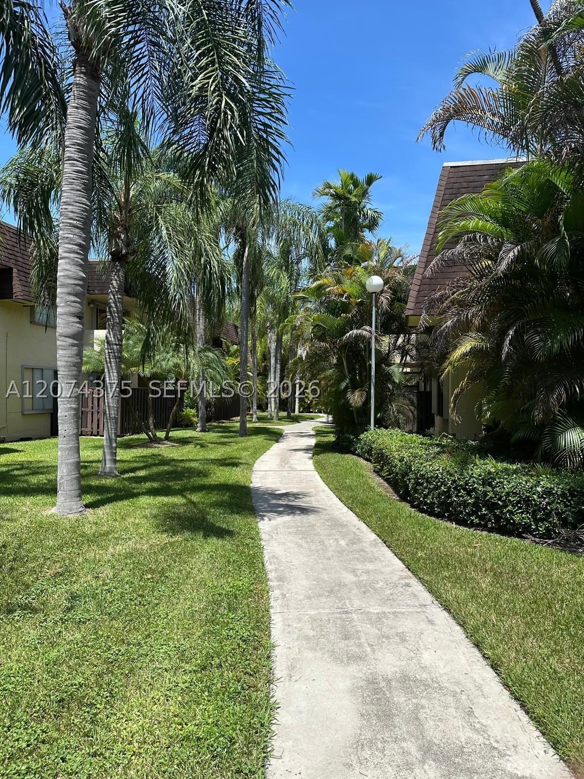 13730 SW 90th Ave – photo 1