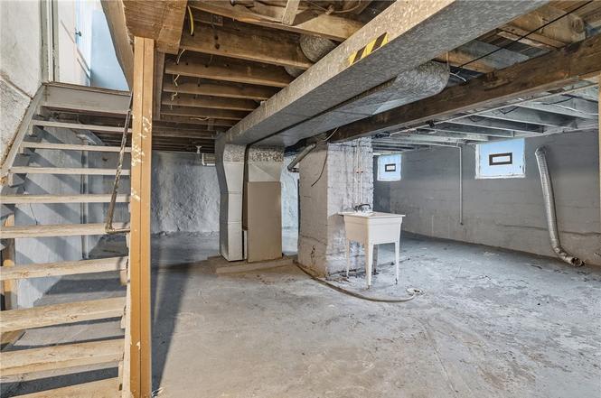 710 Catharine St – photo 2