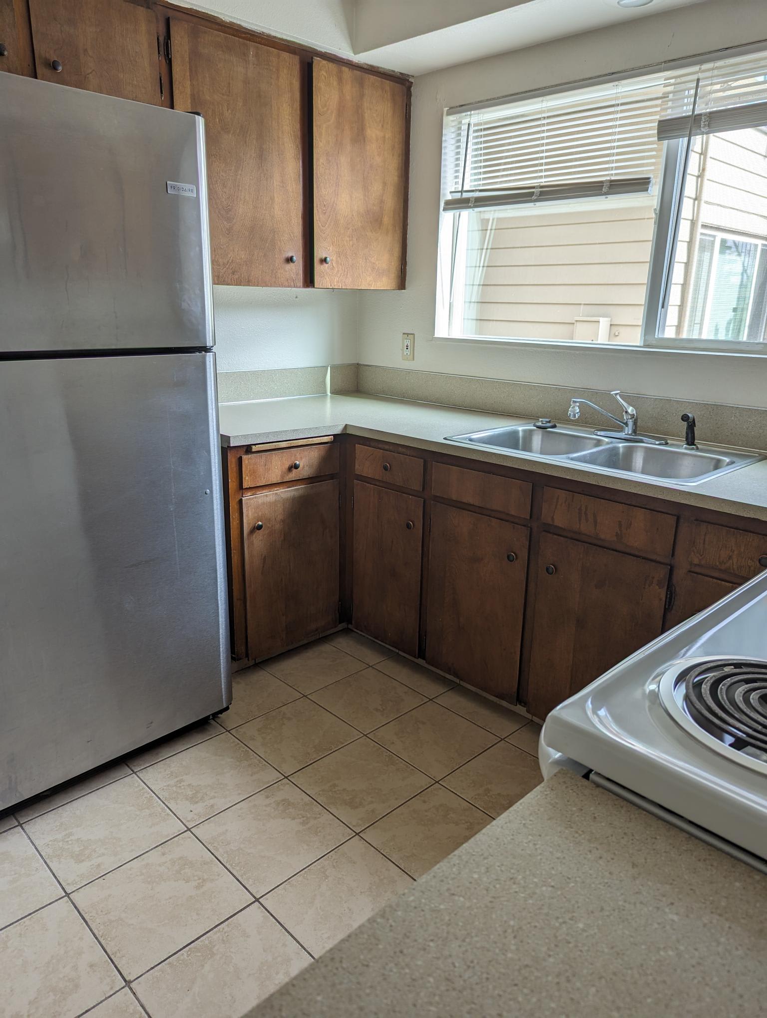 3247 Center Street Northeast – photo 4