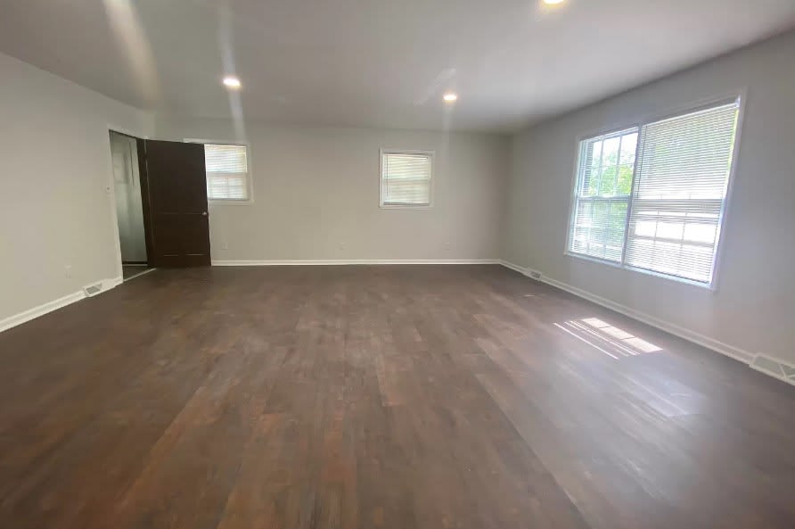 8033 Navios Drive Southeast – photo 5