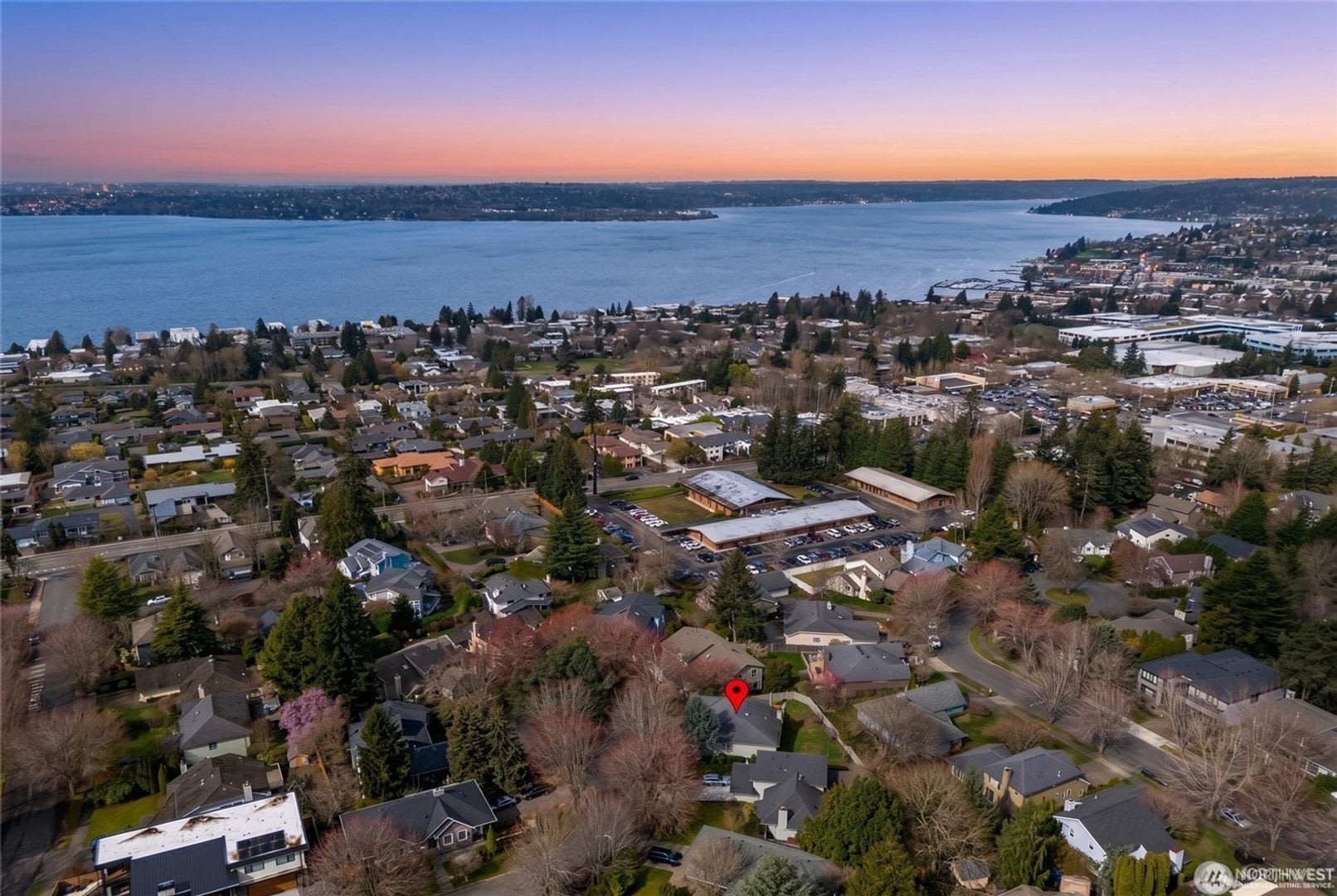 4Bd/2.5Ba Kirkland Home – photo 2