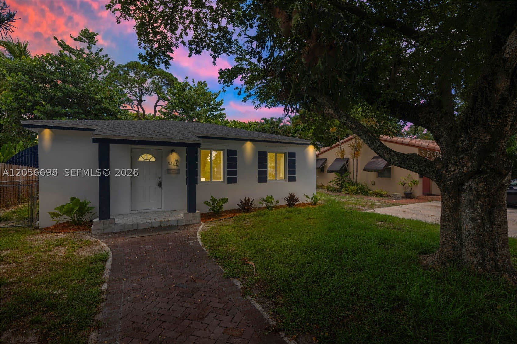 1420 NE 1st Ave – photo 1