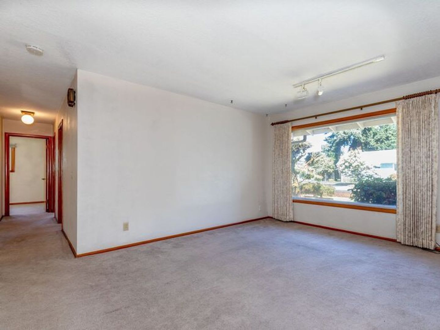 Nice Home In A Quiet Milwaukie Neighborhood – photo 2