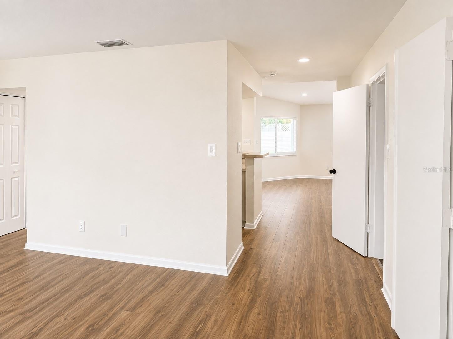 1915 W ORIENT Street – photo 2