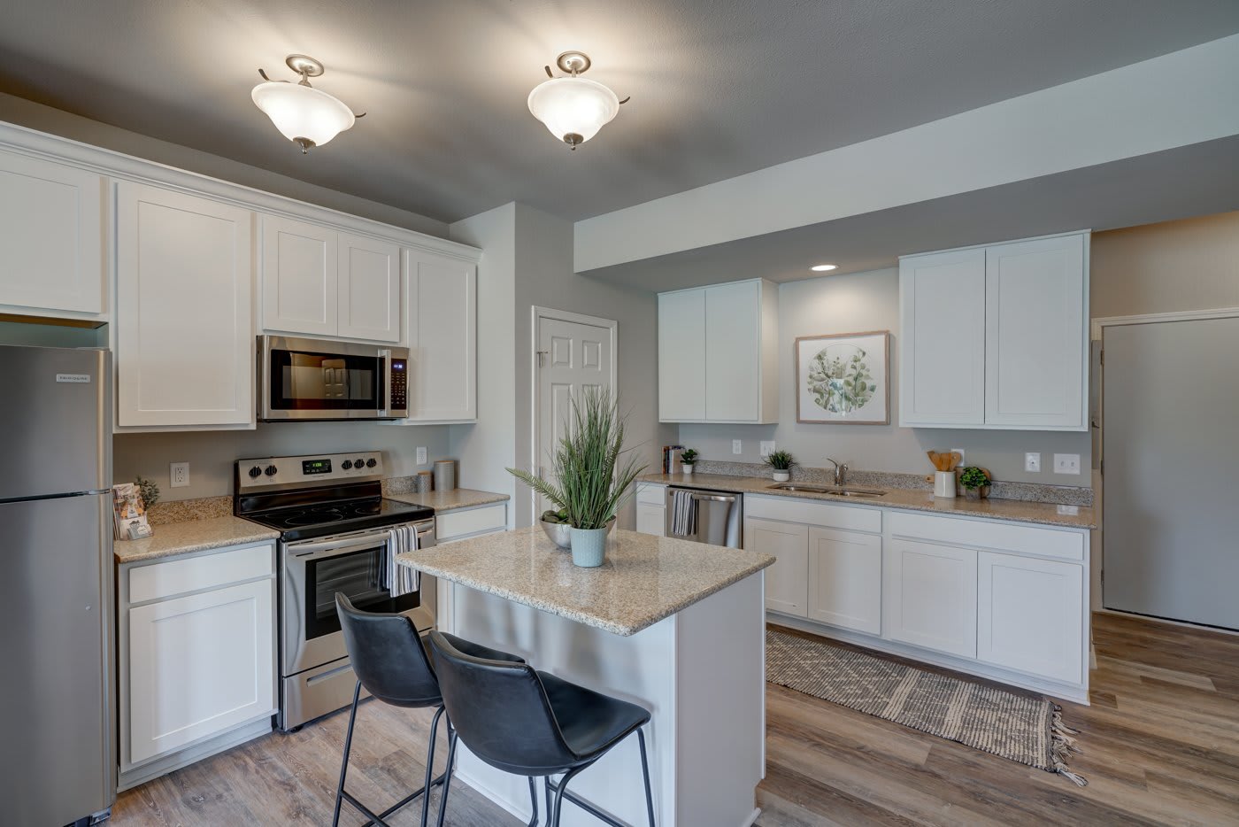 639 McKay Way – photo 2