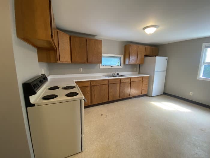 682 Huntington Street – photo 3