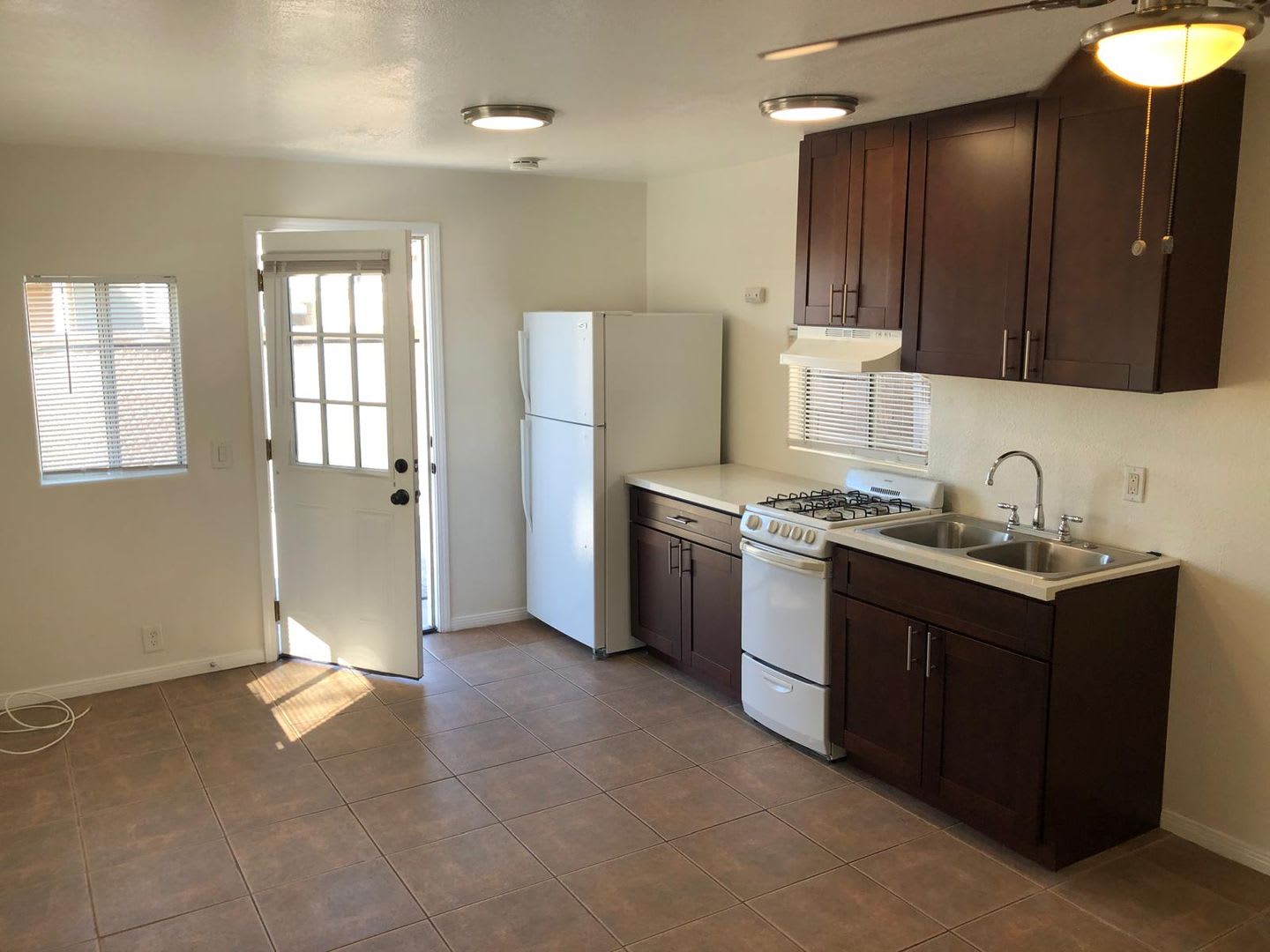 Upgraded Private Detached Studio House – photo 2