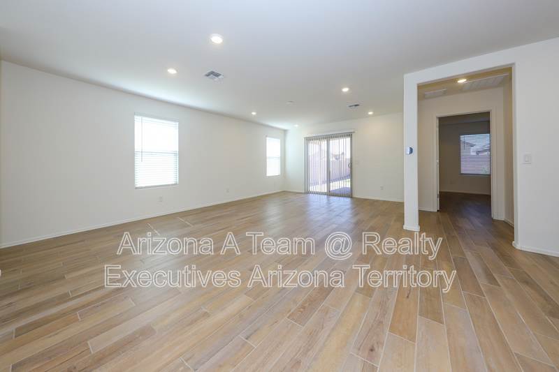 9122 East Red Bluff Court – photo 4