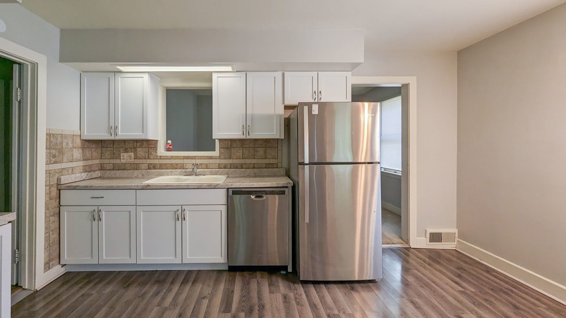 For Rent 1408 N Lorraine 3 Bedroom Home Available Now Short Walk From Ball State S Campus Updated Spacious Home – photo 2