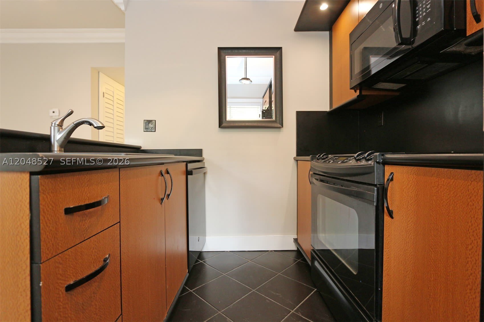 3395 Franklin Ave – photo 5