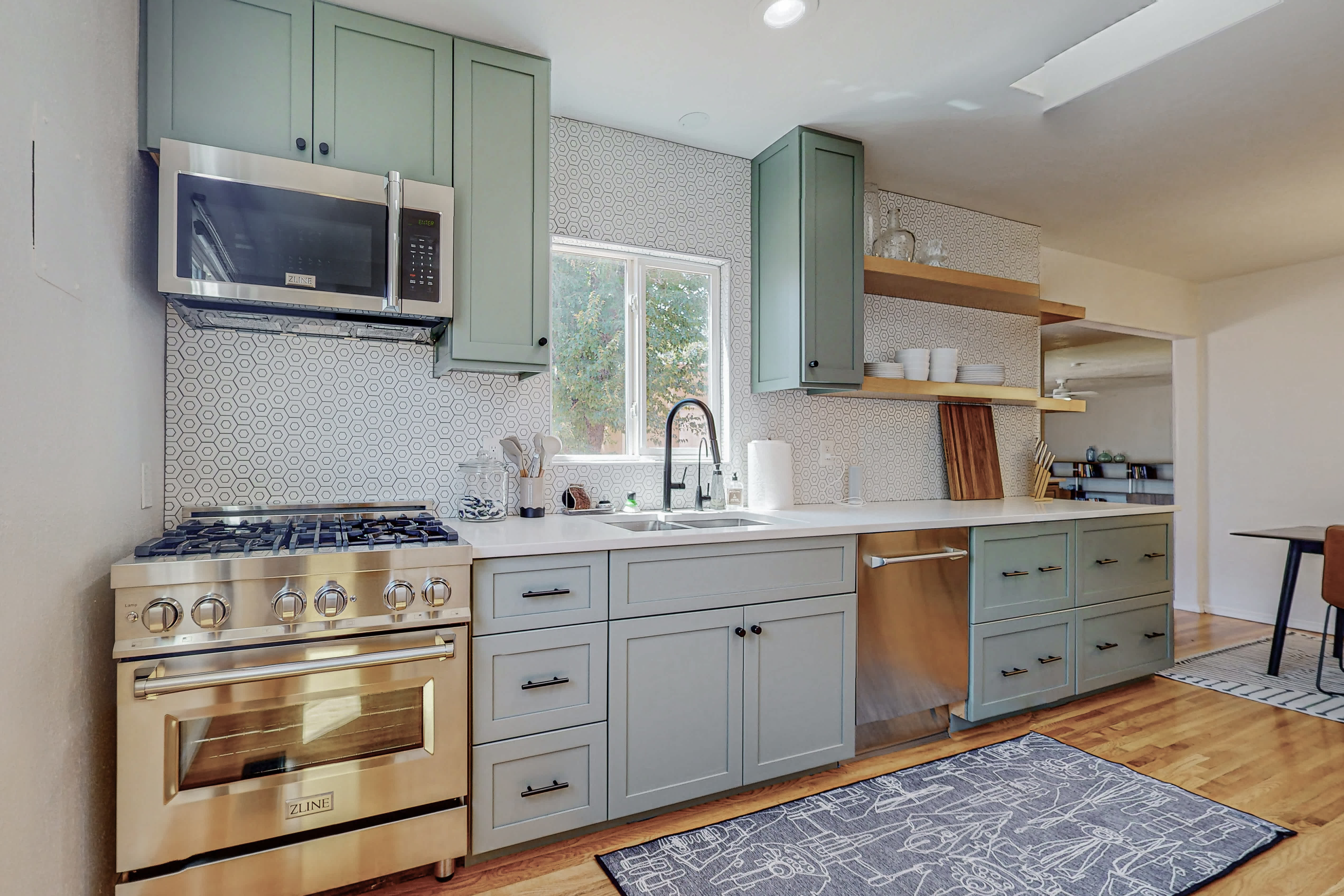 837 Adams St NE – photo 3