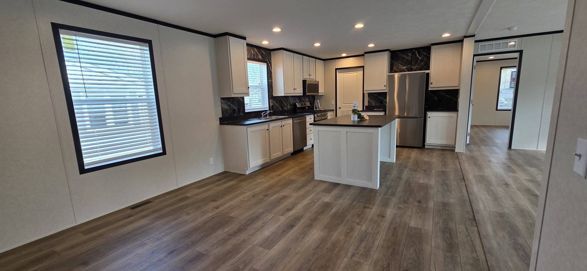 9761 Marina Cr – photo 2