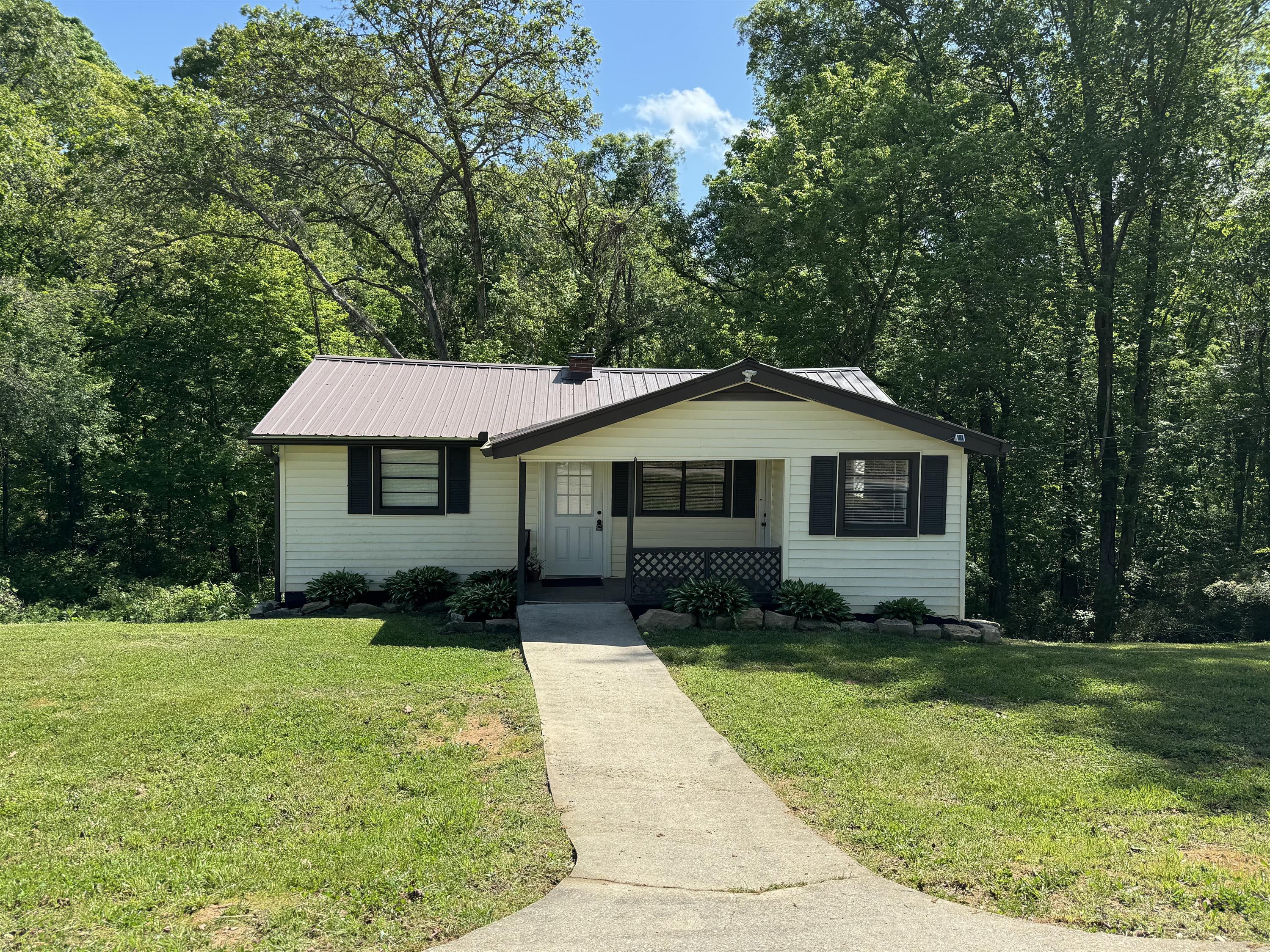 746 Bishop Drive – photo 1