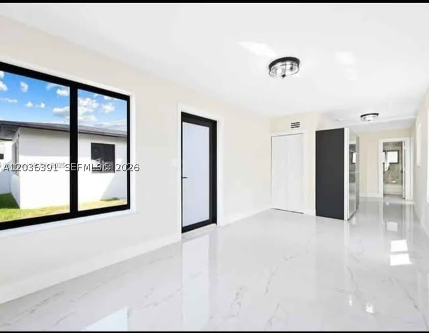 721 SW 5th Ct – photo 2