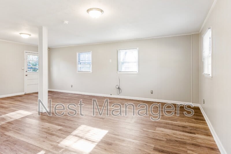 1089 Essex Place – photo 5