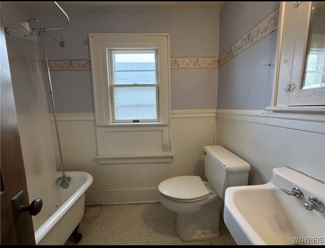 733 Lasalle Ave – photo 2