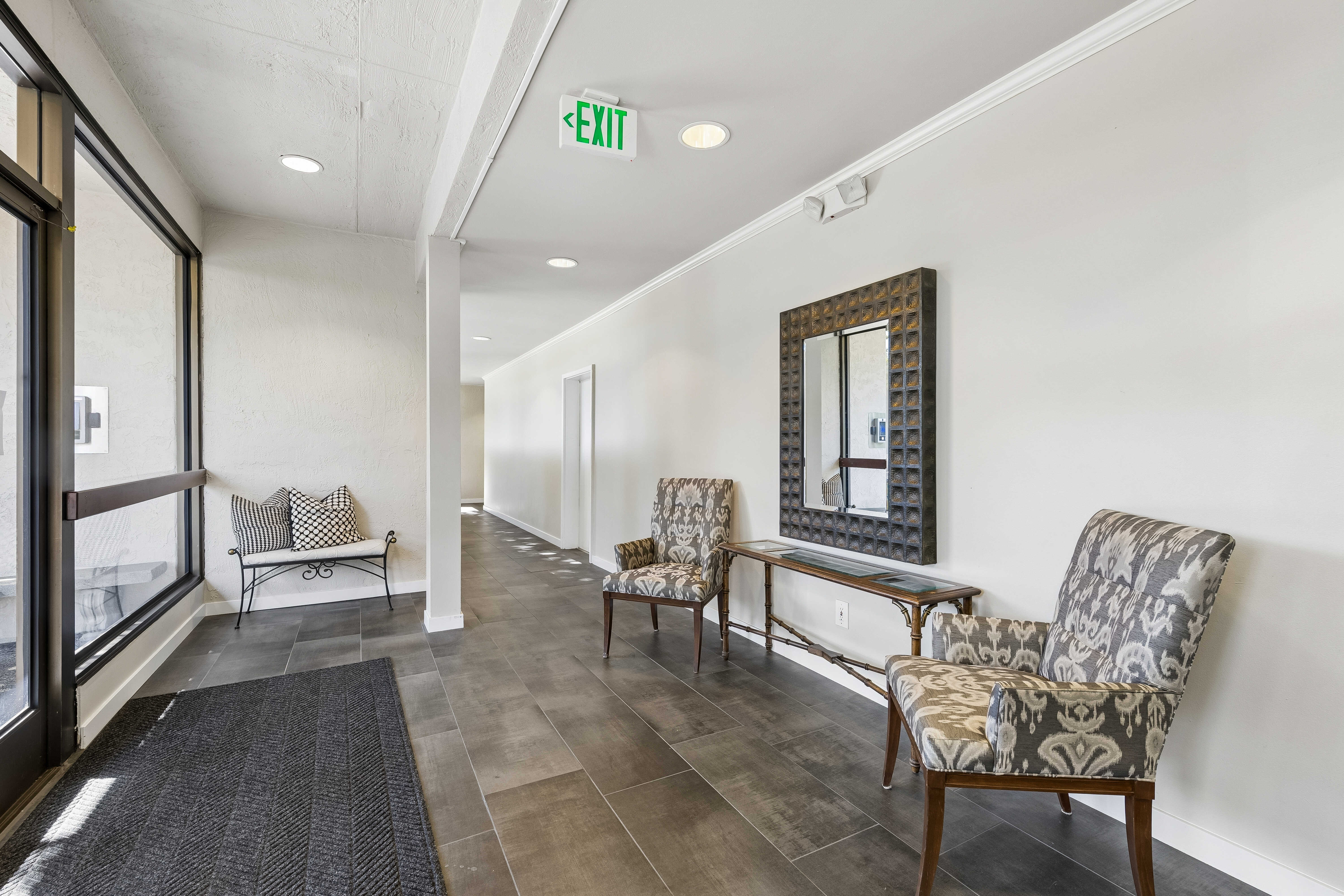 10129 Main Street – photo 3