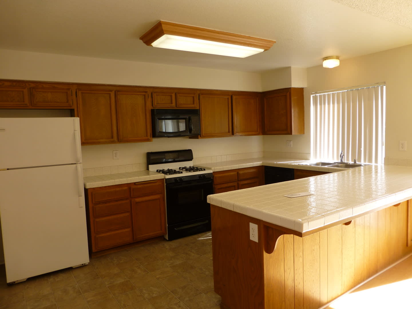 Coming soon....Spacious 4BR Townhome in Desirable Tiburon Community – Carlsbad – photo 5