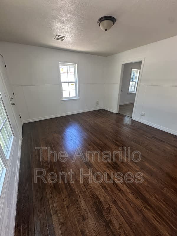 1619 Bellaire St – photo 2
