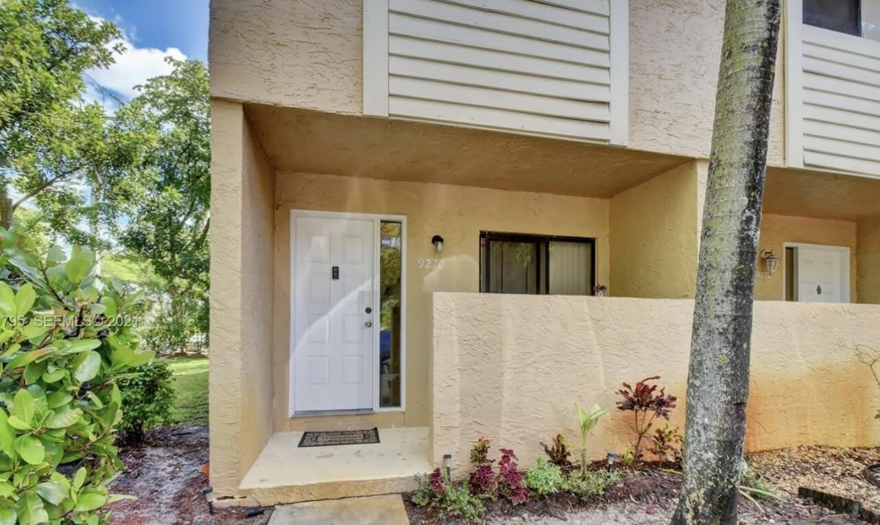 9270 NW 40th Street – photo 2