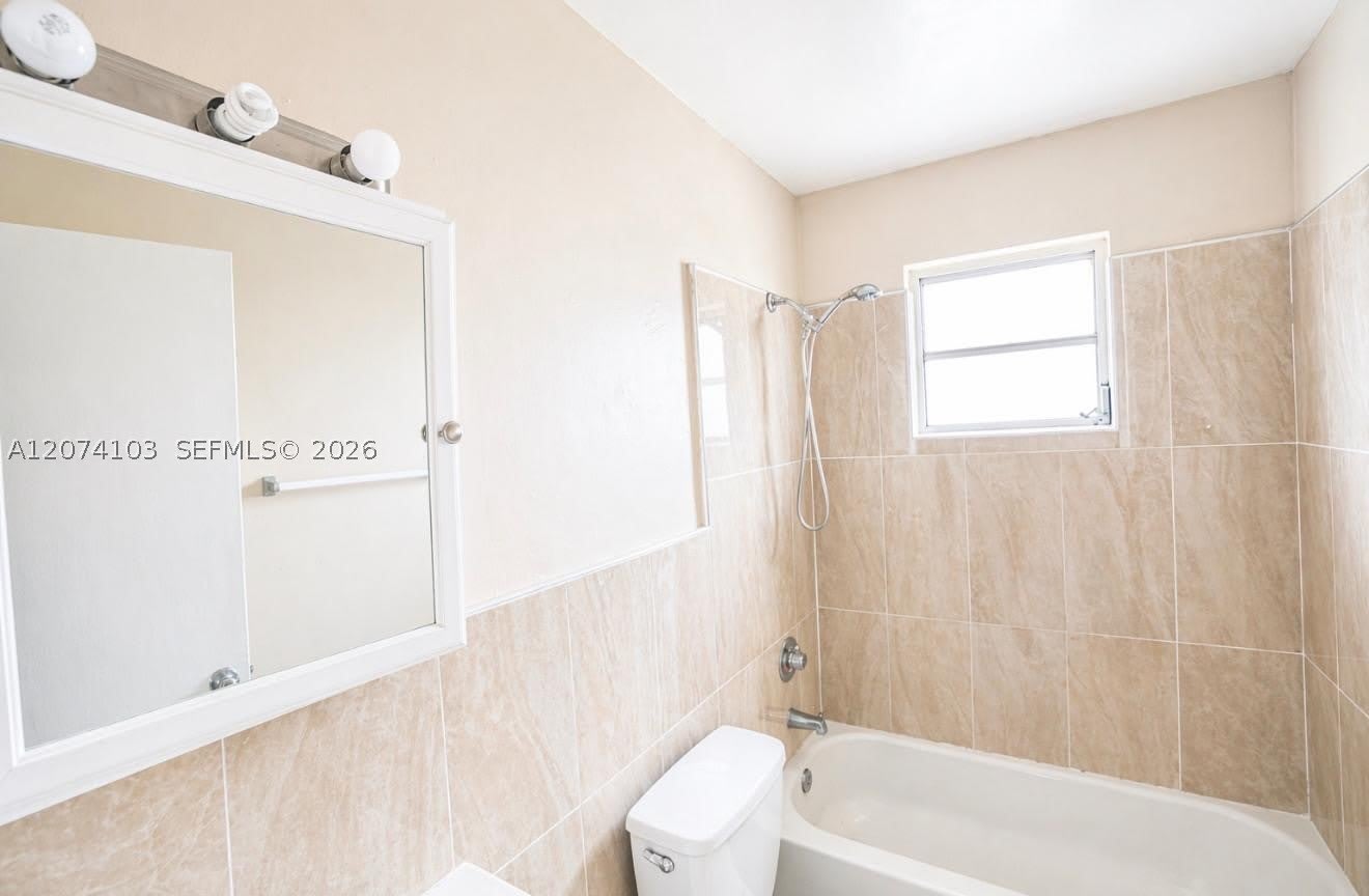 2315 W Okeechobee Rd – photo 5