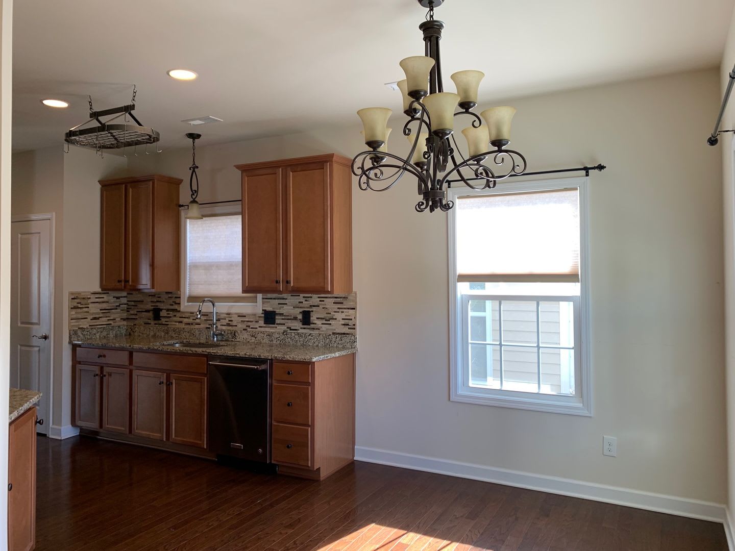 3 Bedroom 2.5 Bath Townhouse 1 Car Garage – photo 5