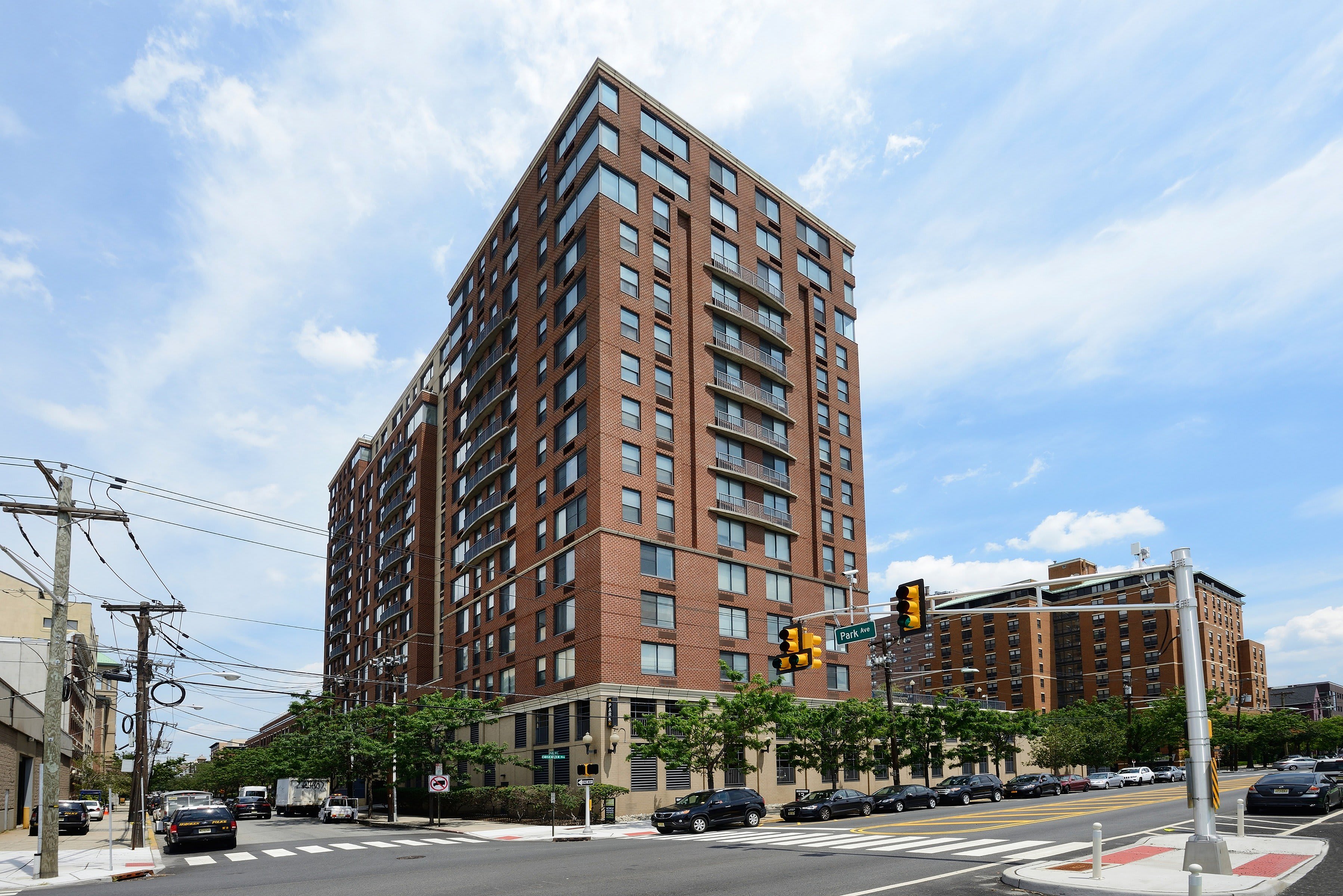 77 Park Avenue – photo 1
