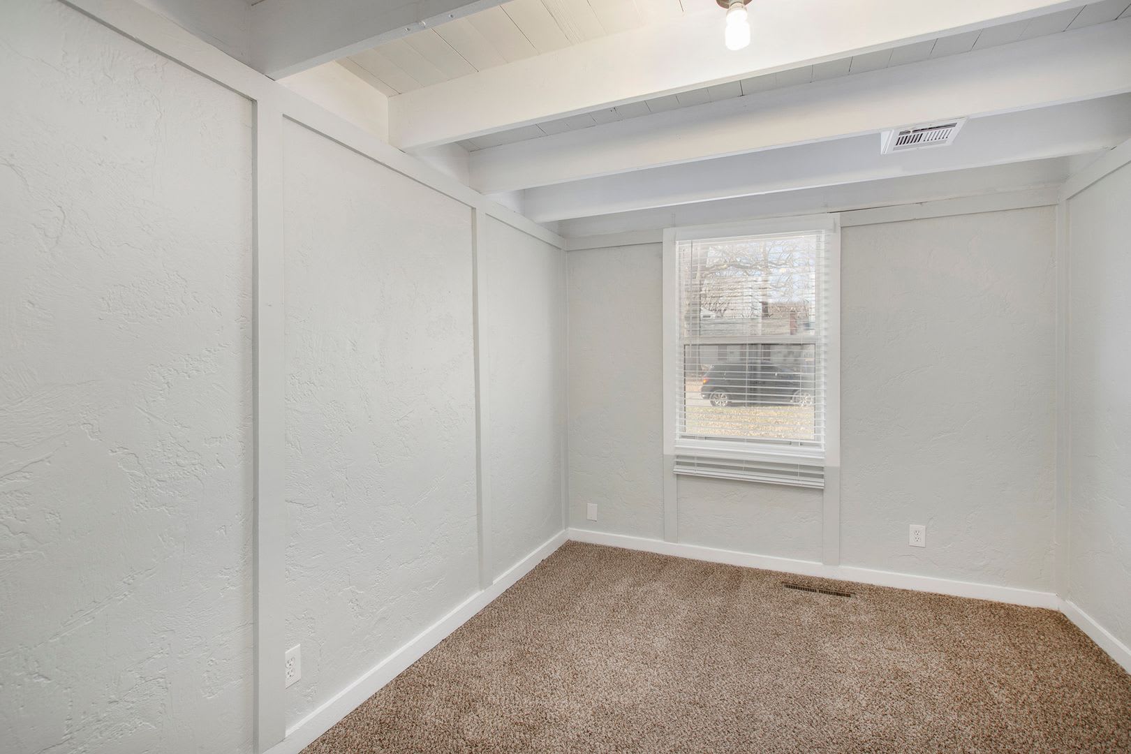 Coming soon! Rare Mission Kansas home for rent – photo 4